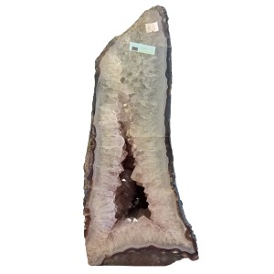 Amethyst Cathedral H:48 x W:22cm Wt.:25.680kg Amethyst Cathedral H:48 x W:22cm Wt.:25.680kg